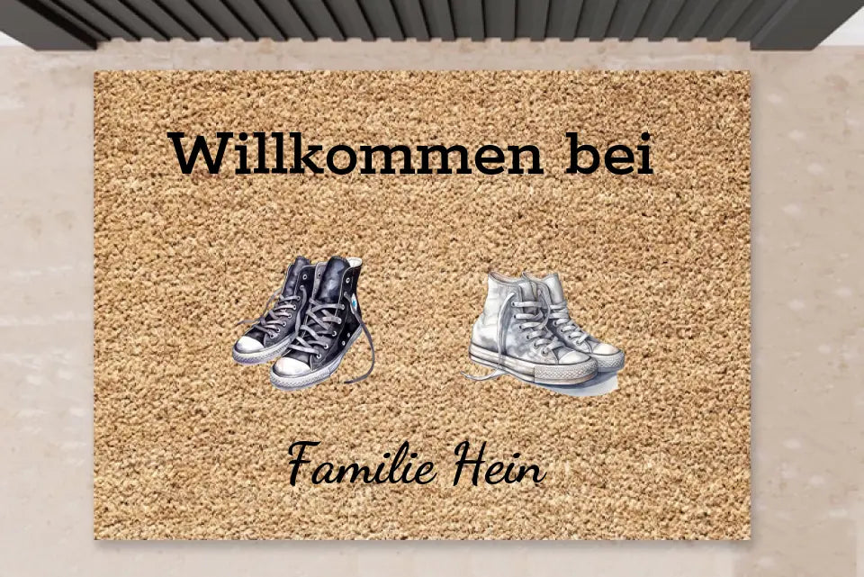 Willkommen bei - Personalisierte Familien Fußmatte mit Sneaker/Chucks mit 2-4 Personen