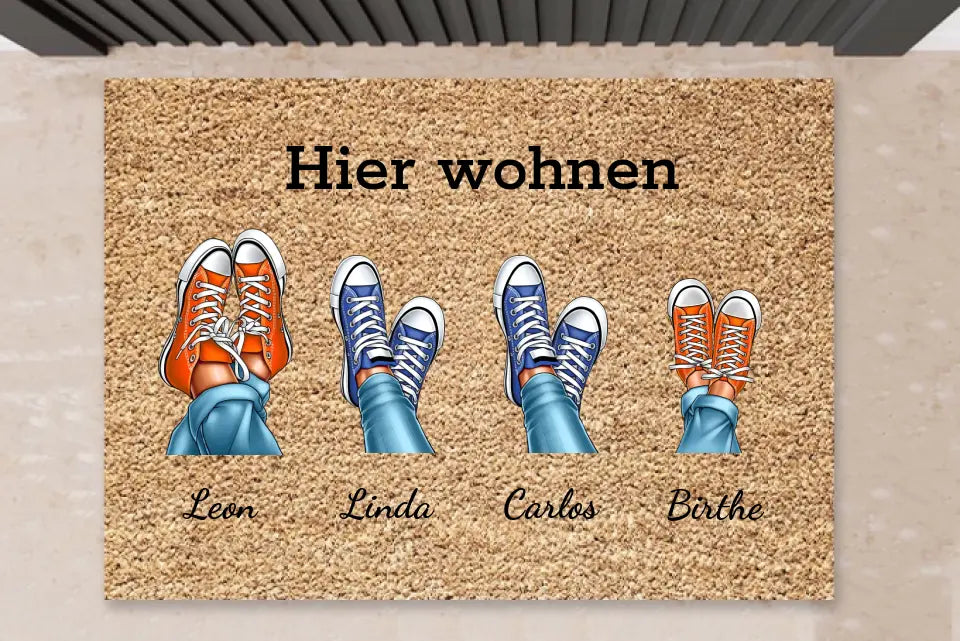 Hier Wohnen: Personalisierte Fußmatte Familie - "Sneaker"
