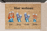 Thumbnail for Hier Wohnen: Personalisierte Fußmatte Familie - 